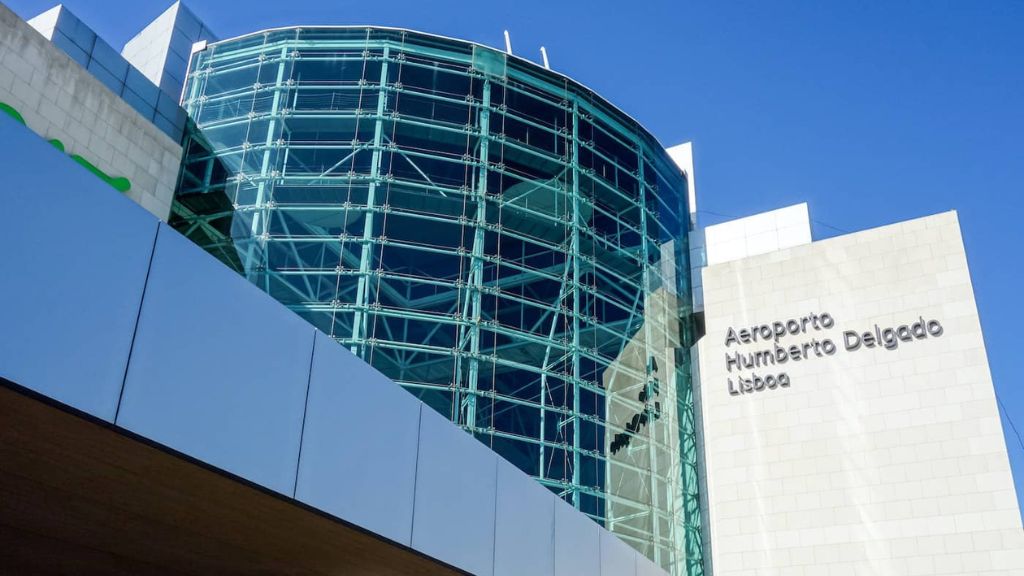 Delta Airlines Humberto Delgado International Airport – LIS Terminal