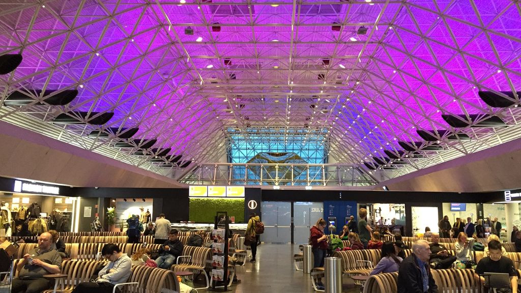 Delta Airlines Keflavík International Airport – KEF Terminal
