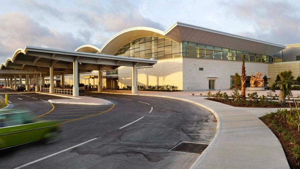 Delta Airlines NAS Terminal, Lynden Pindling International Airport