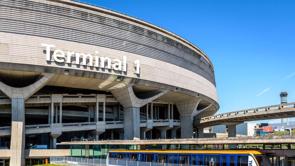 Delta Airlines Paris Charles de Gaulle Airport – CDG Terminal